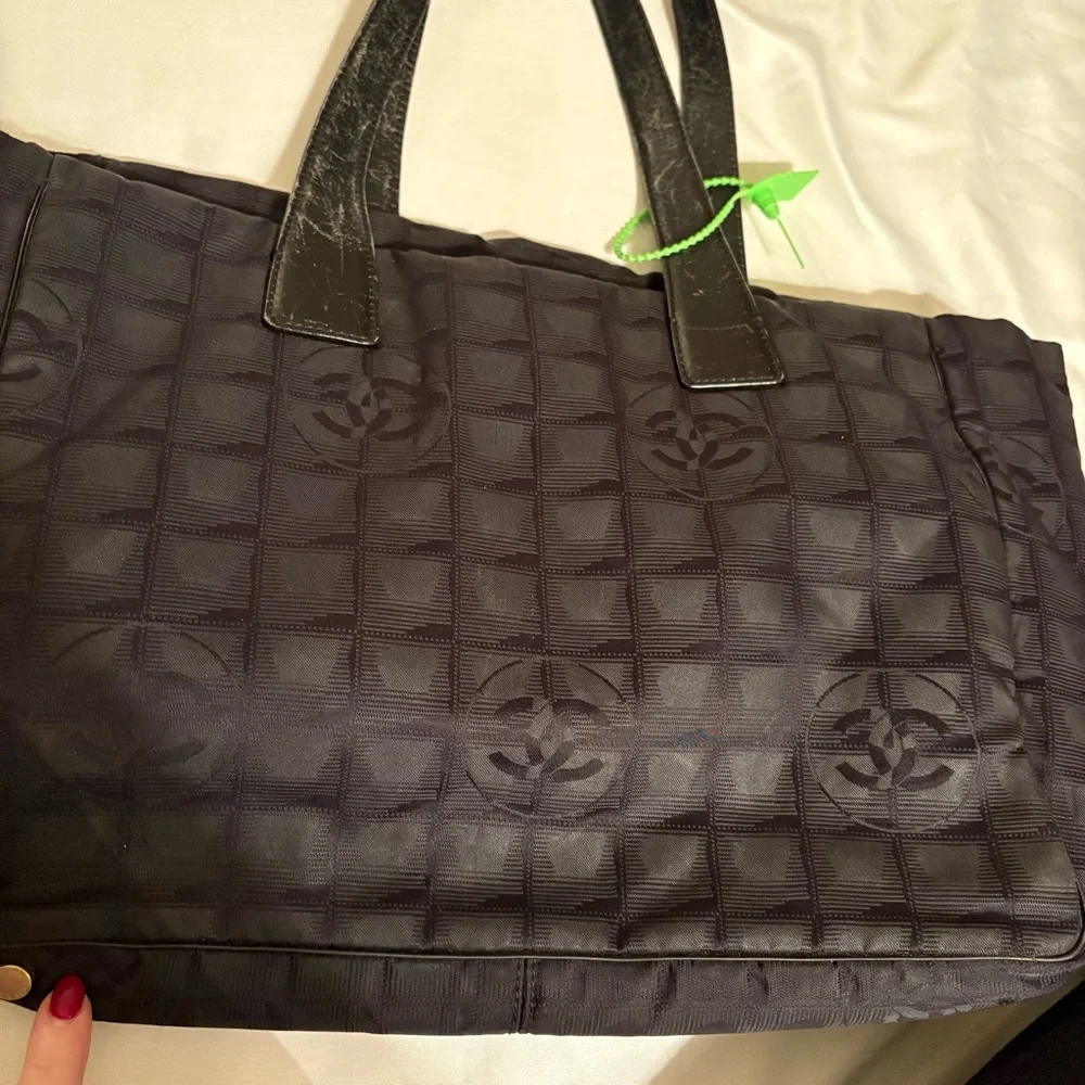 $5 Start (Live Show Only) CHANEL Travel Line Black Tote - Fixer-Upper (as is) - Picture 4 of 15